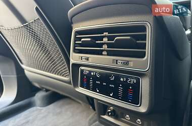 Внедорожник / Кроссовер Audi Q8 2024 в 