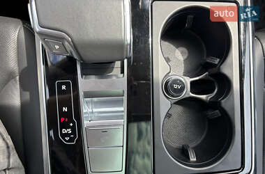 Внедорожник / Кроссовер Audi Q8 2023 в 