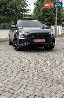Позашляховик / Кросовер Audi Q8 2023 в 