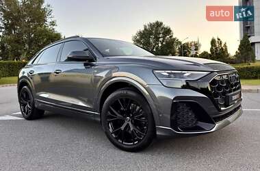 Позашляховик / Кросовер Audi Q8 2025 в 