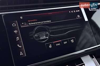 Позашляховик / Кросовер Audi Q8 2025 в 