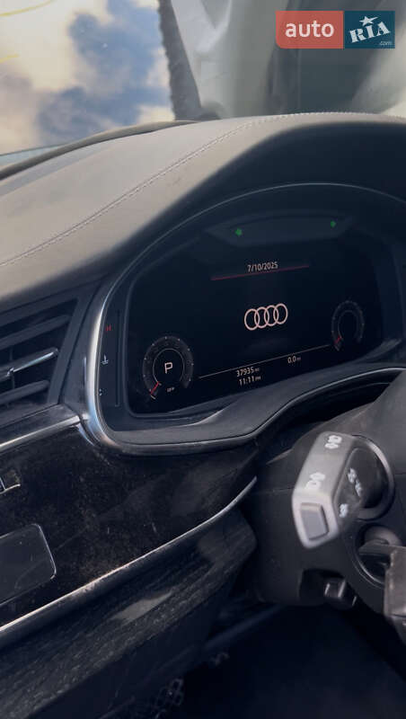 Внедорожник / Кроссовер Audi Q8 2019 в Киеве