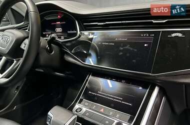 Внедорожник / Кроссовер Audi Q8 2023 в 