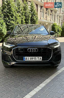 Внедорожник / Кроссовер Audi Q8 2018 в 