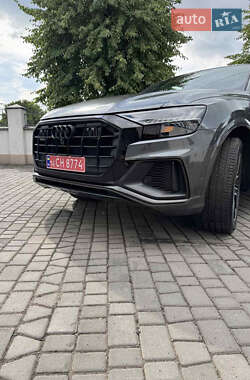 Позашляховик / Кросовер Audi Q8 2023 в 