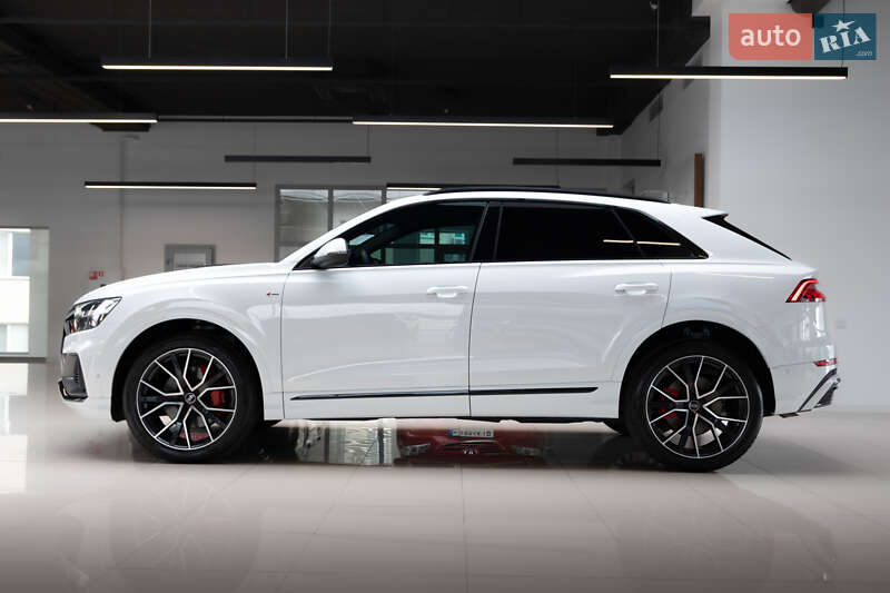 Внедорожник / Кроссовер Audi Q8 2022 в Хмельницком