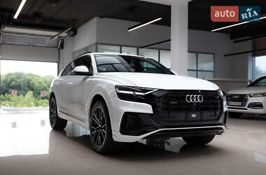Внедорожник / Кроссовер Audi Q8 2022 в 
