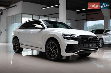 Внедорожник / Кроссовер Audi Q8 2022 в 