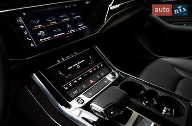 Внедорожник / Кроссовер Audi Q8 2022 в 