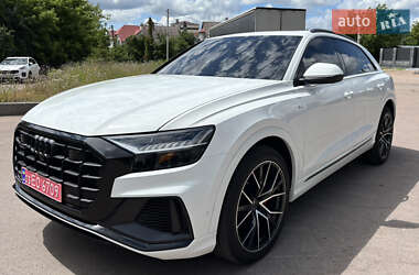 Внедорожник / Кроссовер Audi Q8 2023 в 