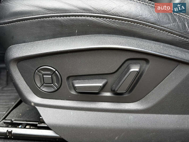 Позашляховик / Кросовер Audi Q8 2019 в Стрию