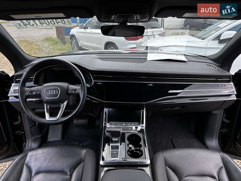 Позашляховик / Кросовер Audi Q8 2019 в Стрию