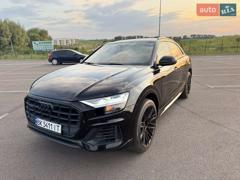 Позашляховик / Кросовер Audi Q8 2018 в Рівному