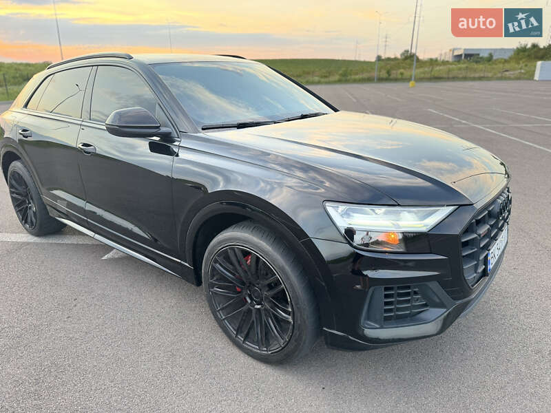 Позашляховик / Кросовер Audi Q8 2018 в Рівному
