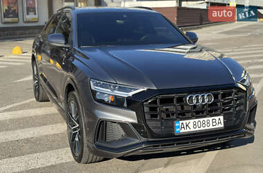 Позашляховик / Кросовер Audi Q8 2020 в 