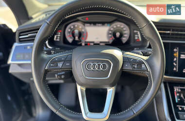 Позашляховик / Кросовер Audi Q8 2020 в 