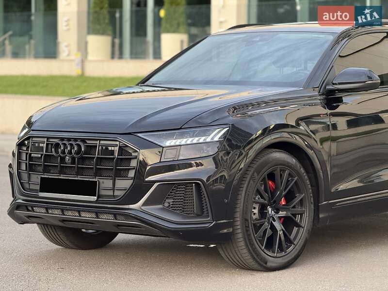 Позашляховик / Кросовер Audi Q8 2018 в Дніпрі