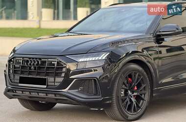 Внедорожник / Кроссовер Audi Q8 2018 в 