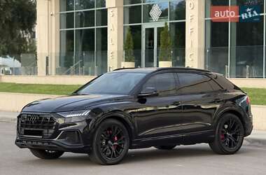 Внедорожник / Кроссовер Audi Q8 2018 в 