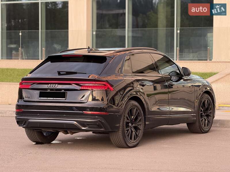 Позашляховик / Кросовер Audi Q8 2018 в Дніпрі