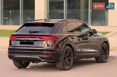 Внедорожник / Кроссовер Audi Q8 2018 в 