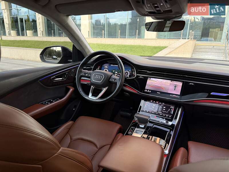 Позашляховик / Кросовер Audi Q8 2018 в Дніпрі