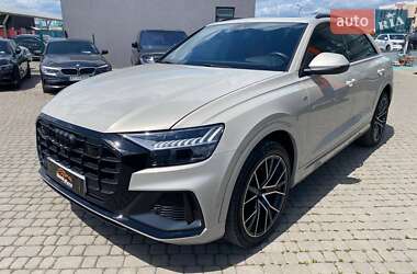 Внедорожник / Кроссовер Audi Q8 2021 в 