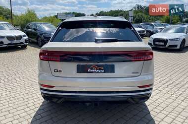 Внедорожник / Кроссовер Audi Q8 2021 в 