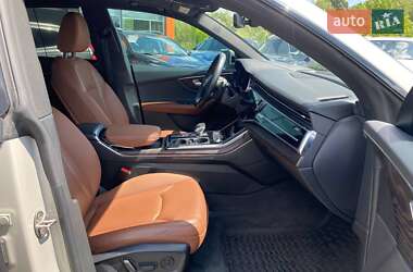 Внедорожник / Кроссовер Audi Q8 2021 в 
