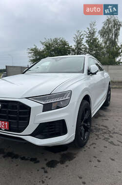 Внедорожник / Кроссовер Audi Q8 2023 в 