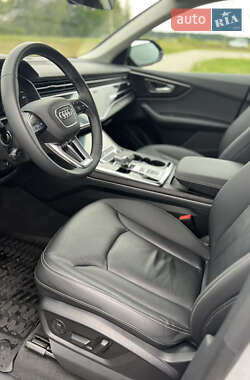 Внедорожник / Кроссовер Audi Q8 2023 в 