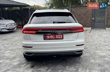 Позашляховик / Кросовер Audi Q8 2018 в 