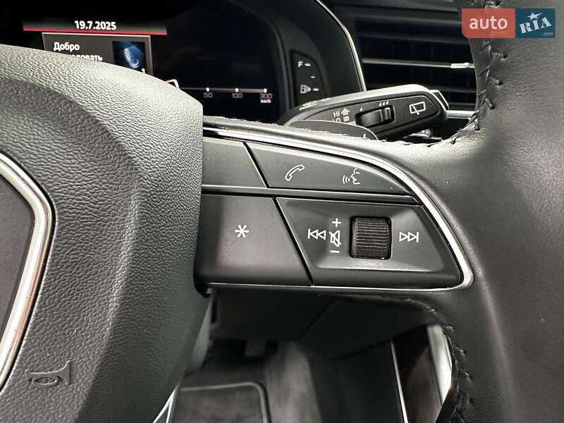 Внедорожник / Кроссовер Audi Q8 2019 в Киеве