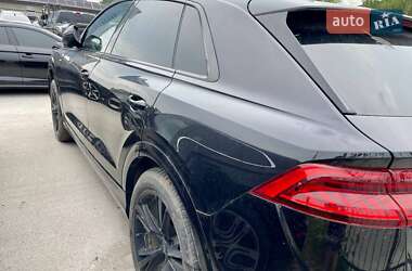 Внедорожник / Кроссовер Audi Q8 2018 в 