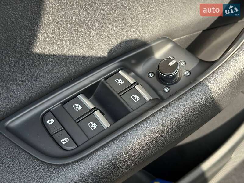 Внедорожник / Кроссовер Audi Q8 2018 в Кривом Роге