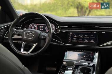 Внедорожник / Кроссовер Audi Q8 2018 в 