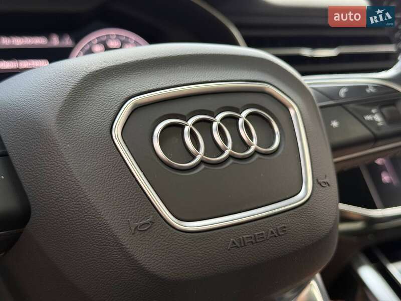 Внедорожник / Кроссовер Audi Q8 2018 в Кривом Роге