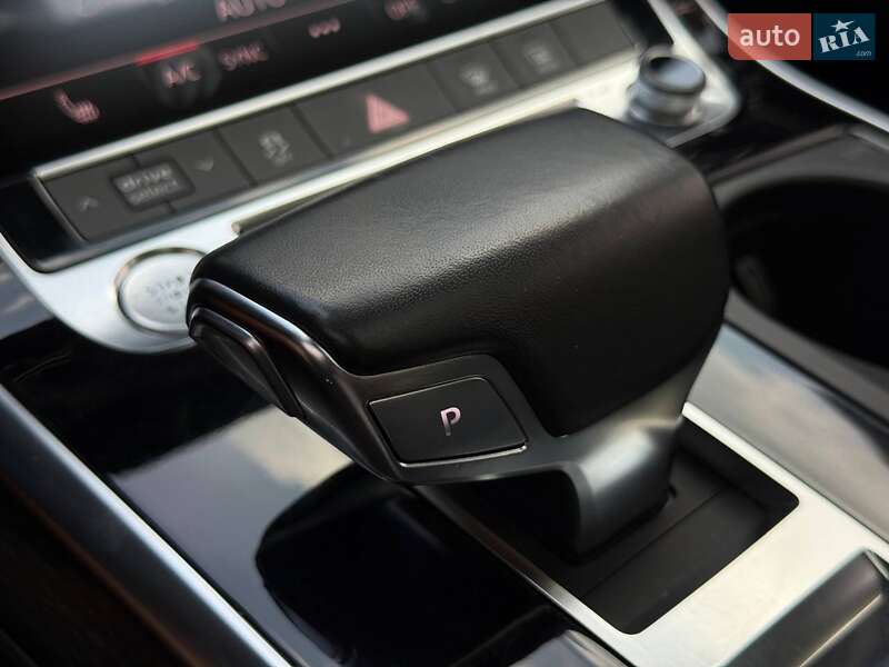 Внедорожник / Кроссовер Audi Q8 2018 в Кривом Роге