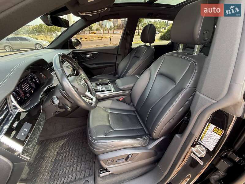 Внедорожник / Кроссовер Audi Q8 2018 в Кривом Роге