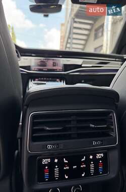 Внедорожник / Кроссовер Audi Q8 2020 в 