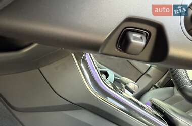Внедорожник / Кроссовер Audi Q8 2020 в 