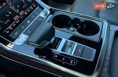 Внедорожник / Кроссовер Audi Q8 2018 в 