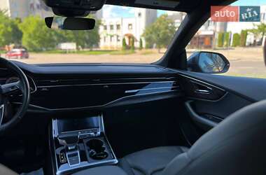 Внедорожник / Кроссовер Audi Q8 2018 в 