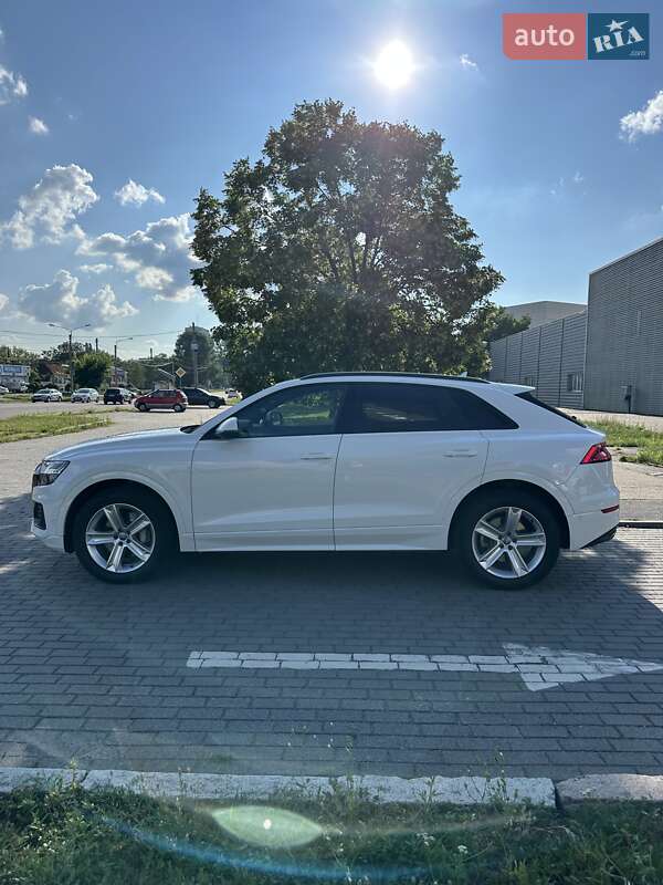 Позашляховик / Кросовер Audi Q8 2019 в Києві