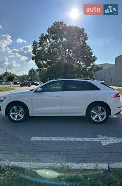 Внедорожник / Кроссовер Audi Q8 2019 в 