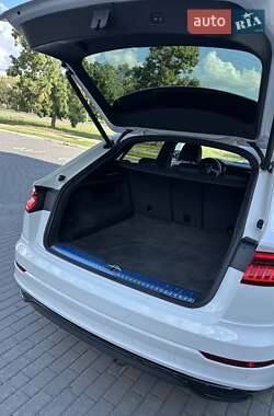 Внедорожник / Кроссовер Audi Q8 2019 в 