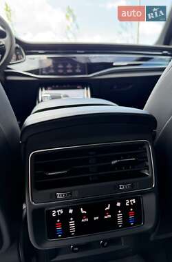 Внедорожник / Кроссовер Audi Q8 2024 в 