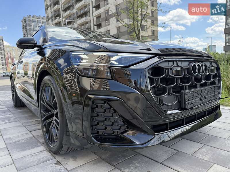 Внедорожник / Кроссовер Audi Q8 2024 в 