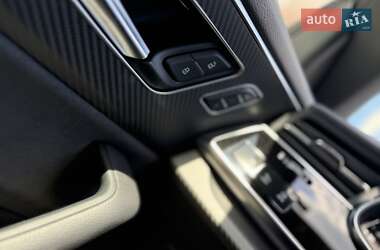 Внедорожник / Кроссовер Audi Q8 2024 в 