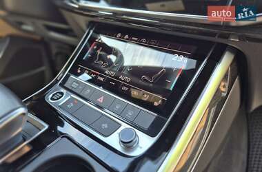 Позашляховик / Кросовер Audi Q8 2021 в 